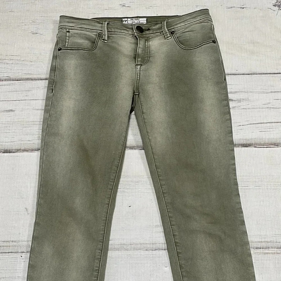 Free People Jeans Skinny Faded Denim Green Size 26 - Picture 4 of 13